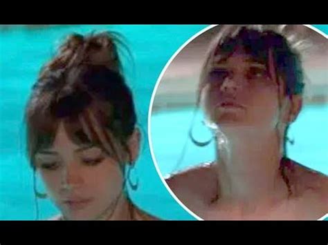 ana de armas nip|Ana De Armas goes topless in racy scenes from her latest movie。